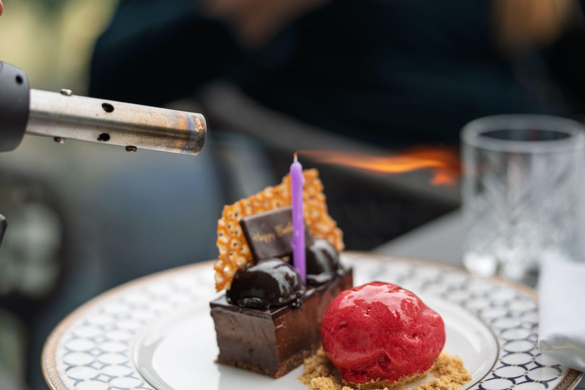 carousel-hero-element image-0