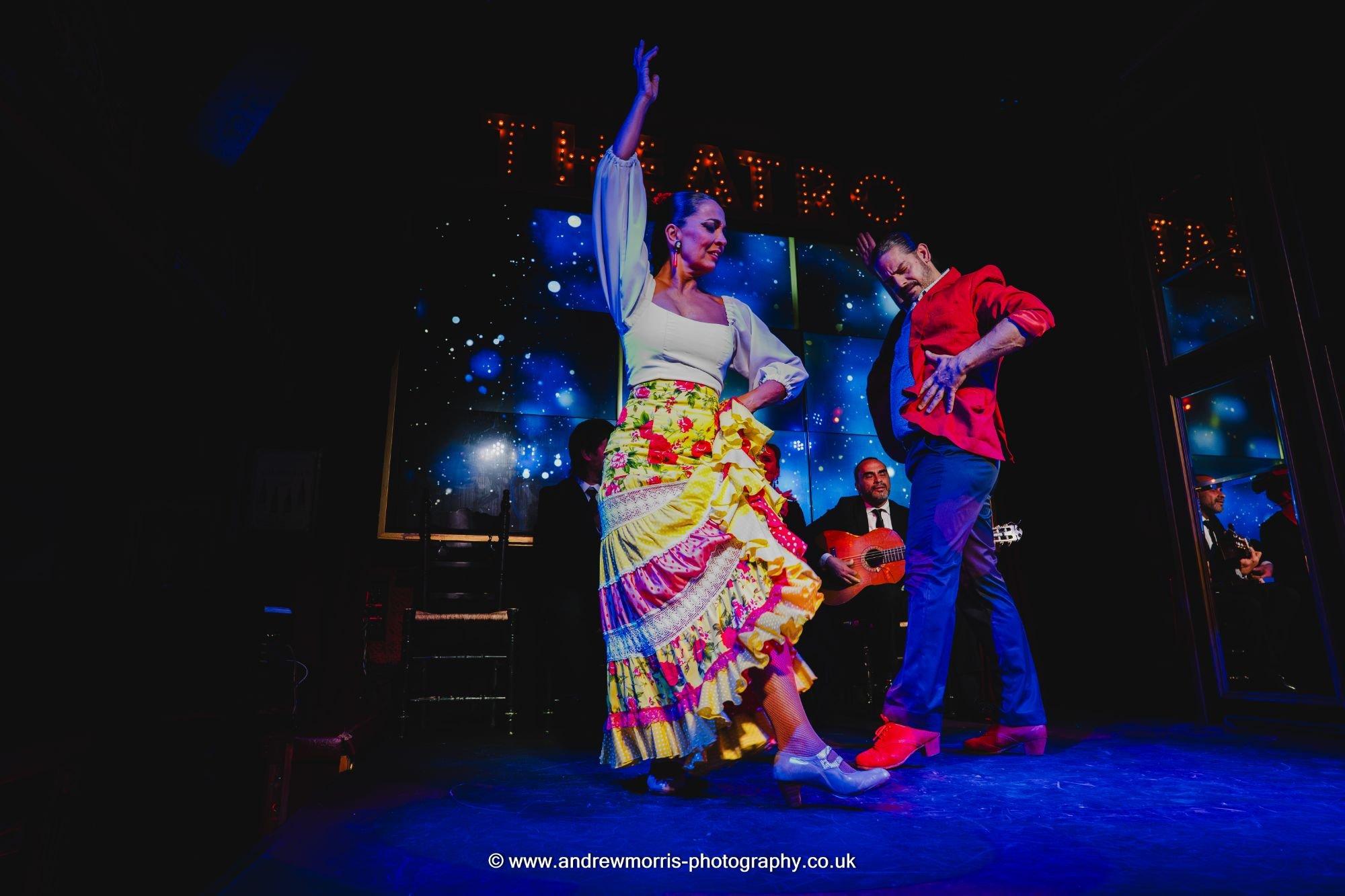 carousel-hero-element image-0